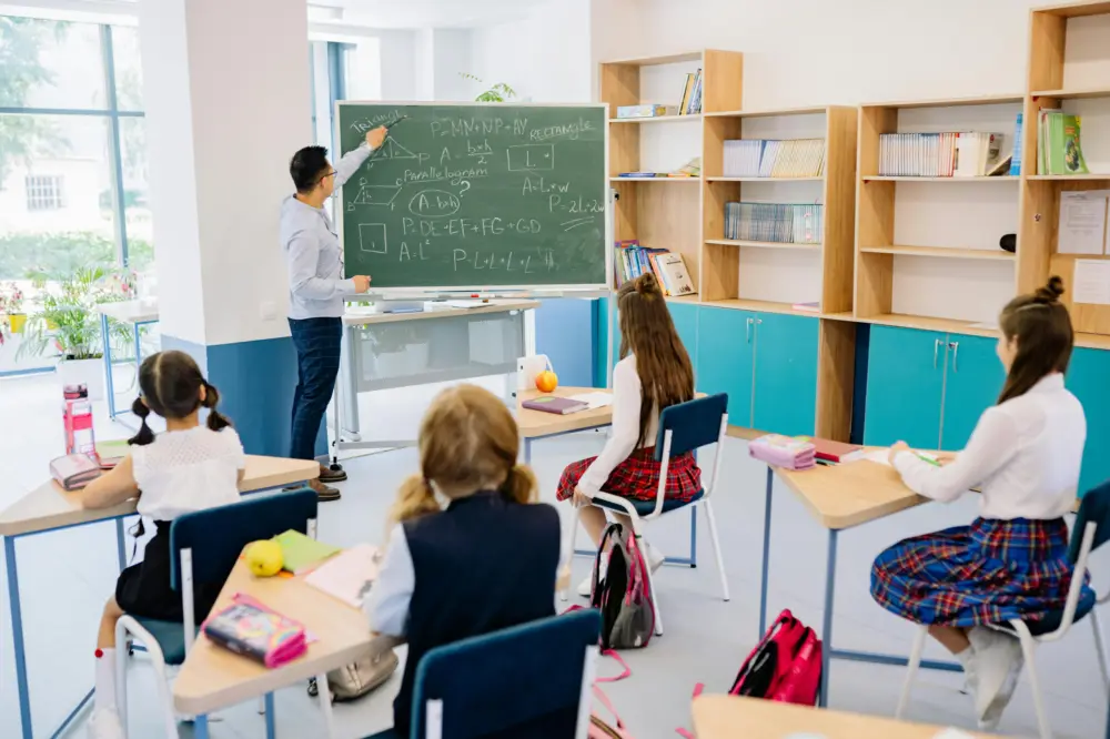 ¿Necesitas licenciatura en pedagogía para el Concurso Docente Abierto? Te explicamos los requisitos y qué títulos permiten participar