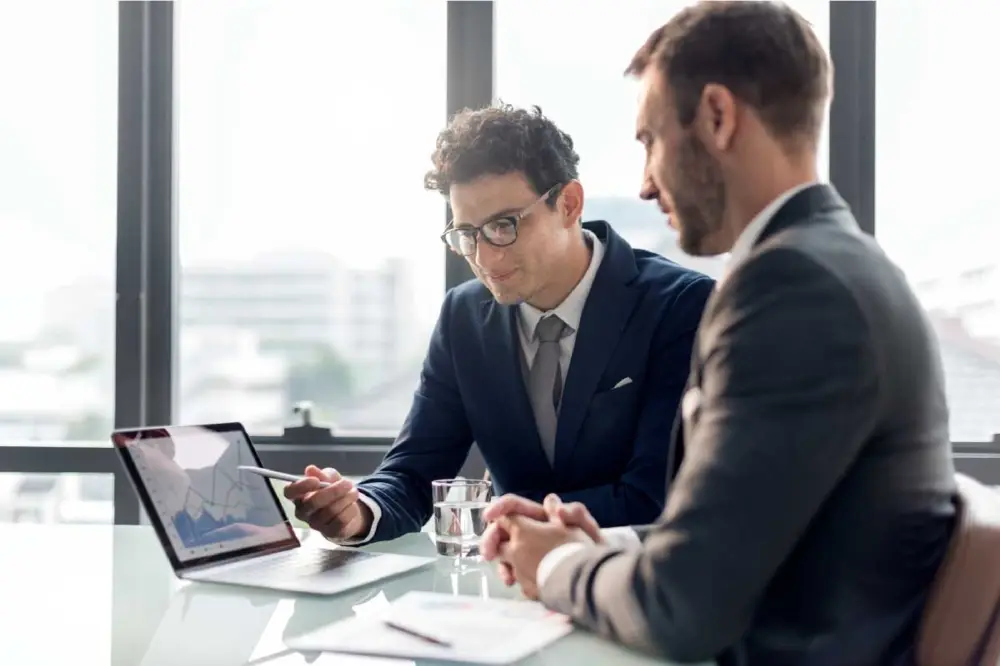 Cinco beneficios de ganar una vacante del Sector Defensa