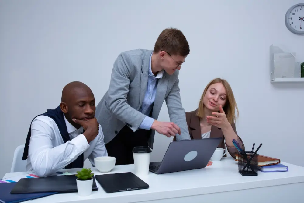 Aprende los datos básicos de un Empleo Público en Colombia